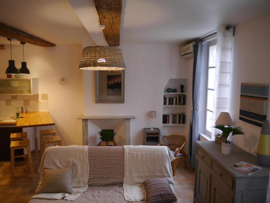 Centre Ville, Confortable 60m2 Apartment