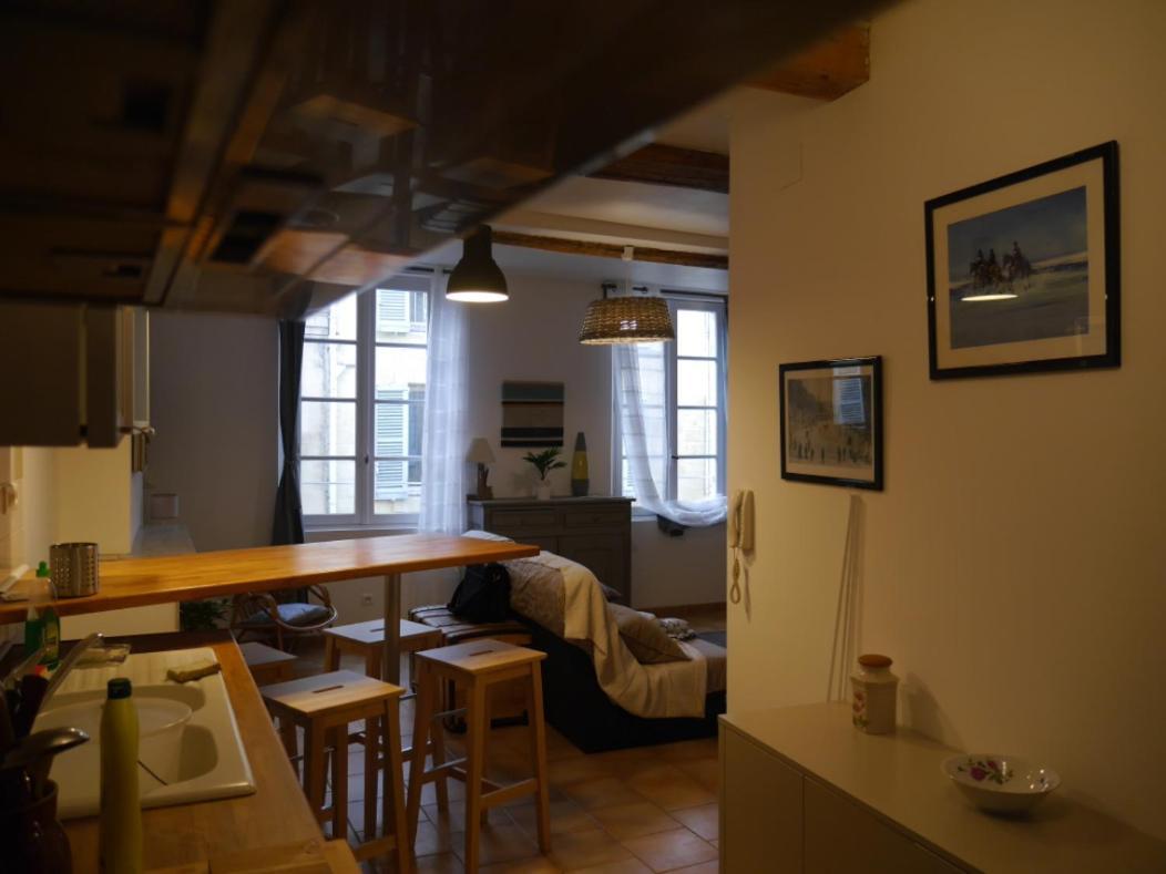 Centre Ville, Confortable 60m2 Apartment
